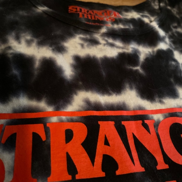 Stranger things tank top size L excellent condition - Picture 3 of 5